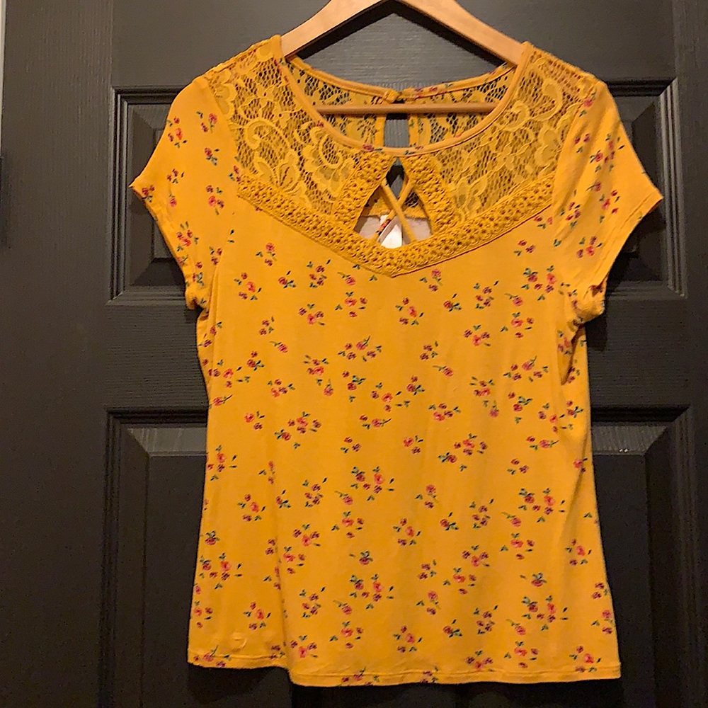 NWOT. short sleeve top